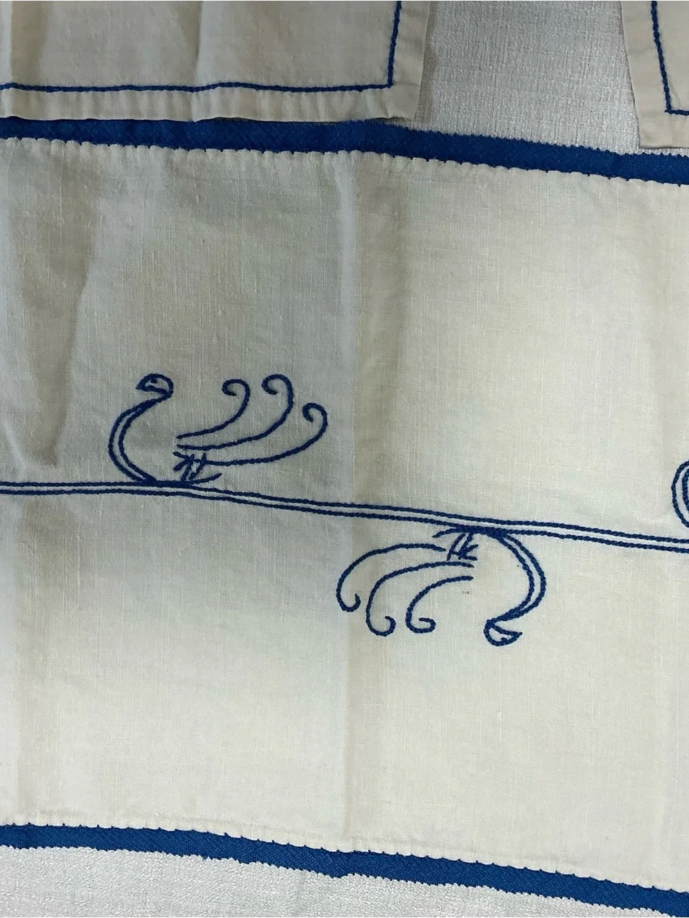 VTG Handmade Table Runner 2 Napkins Set Blue Peacock Bird Embroidered Crochet